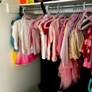 Lot full of toddler girl clothes 2-3 T